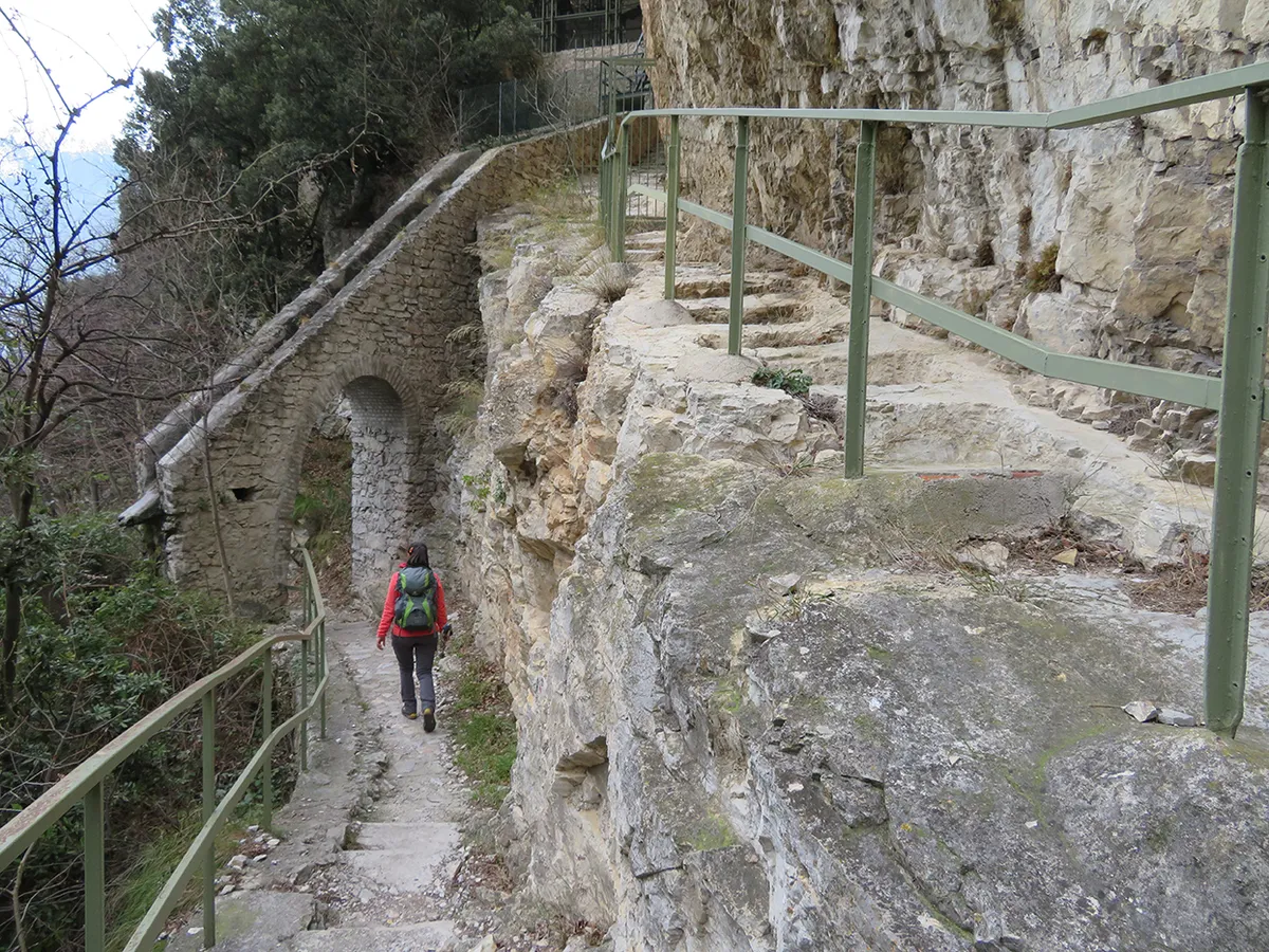 Trekking a Campione del Garda - sentieri panoramici sul Lago di Garda